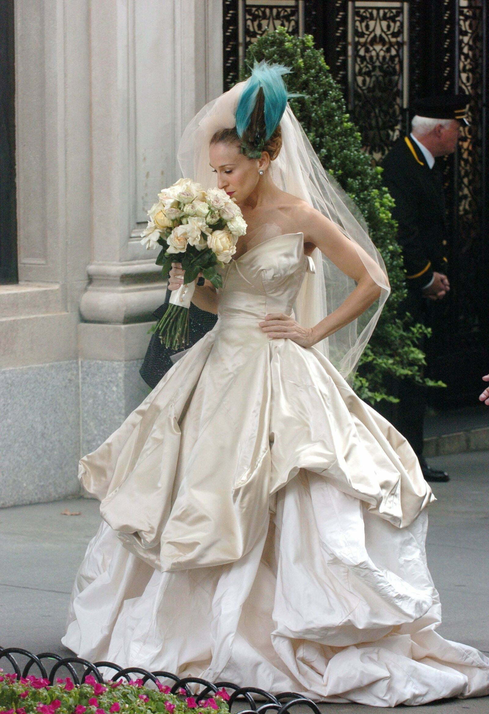 Carrie bradshaw outlet dior wedding dress