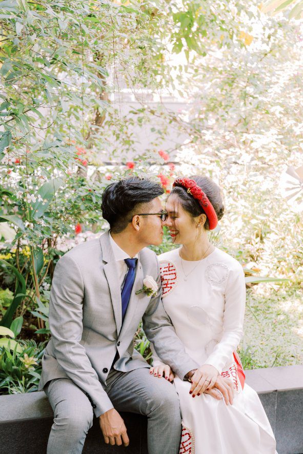 Best 50 Romantic Wedding Couple Poses To Bookmark