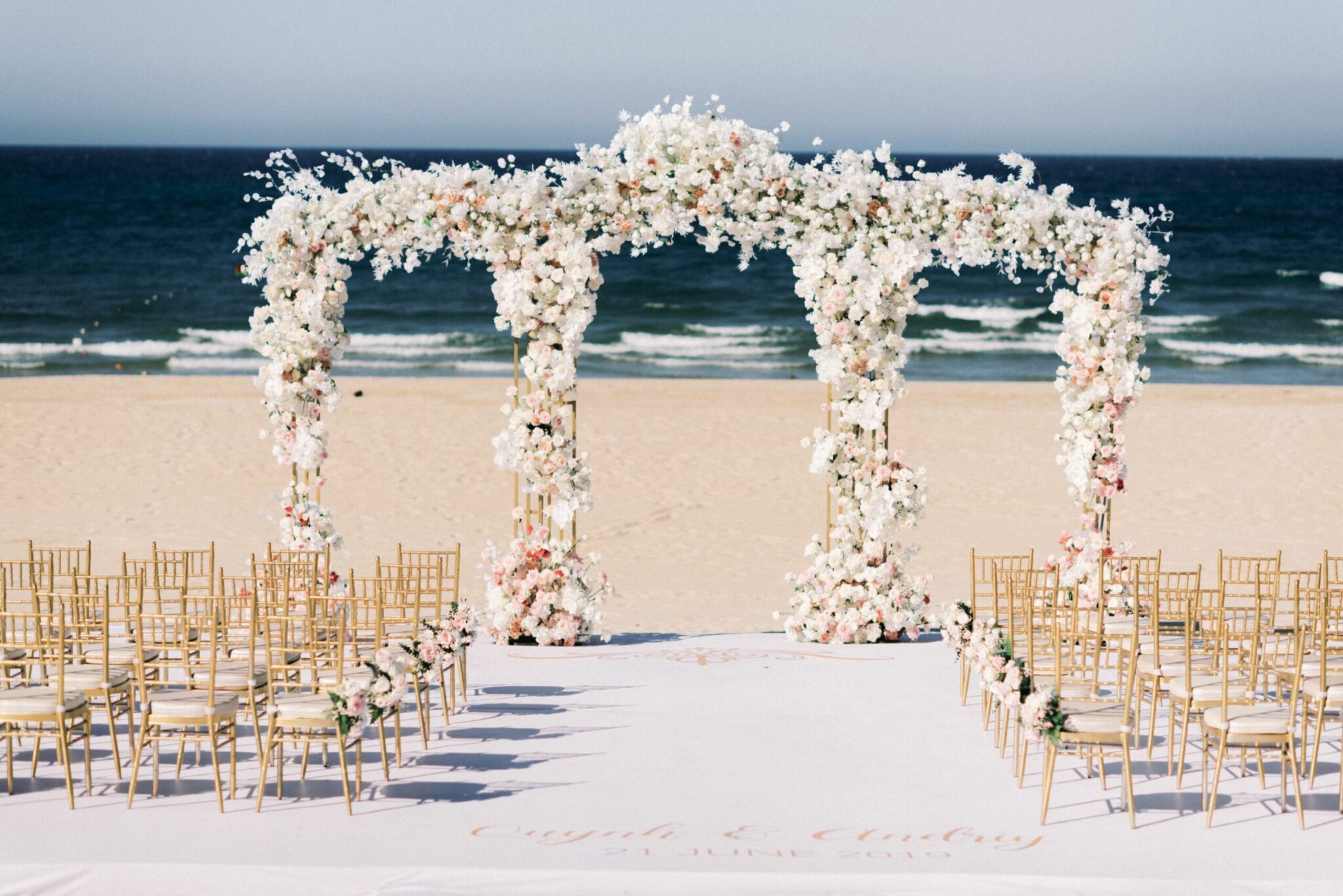 A dreamy beach wedding in Danang for Quynh and Andriy