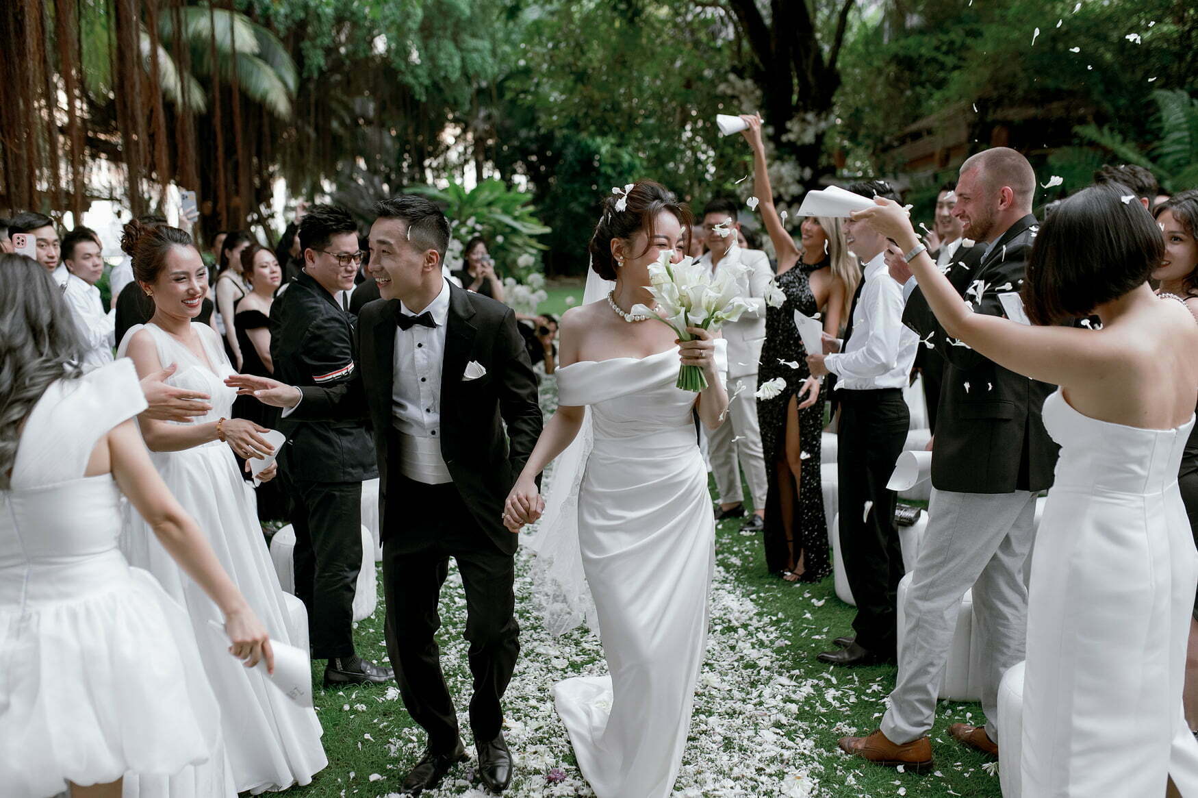 An elegant outdoor wedding in Saigon