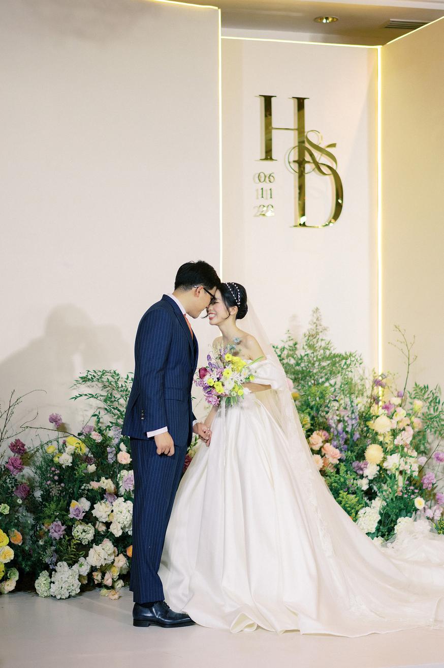 A vibrant wedding in Saigon