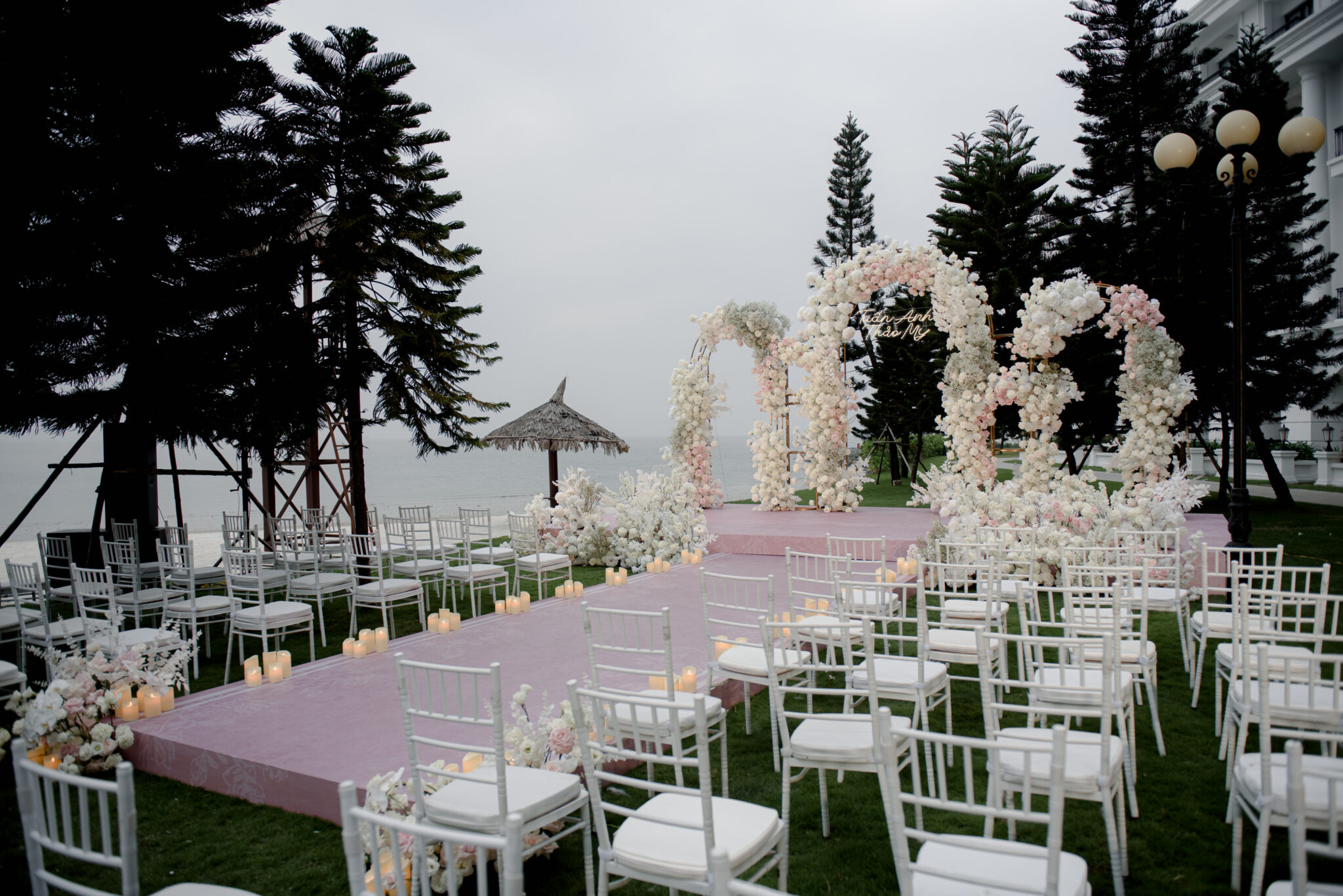 An outdoor wedding in Ha Long