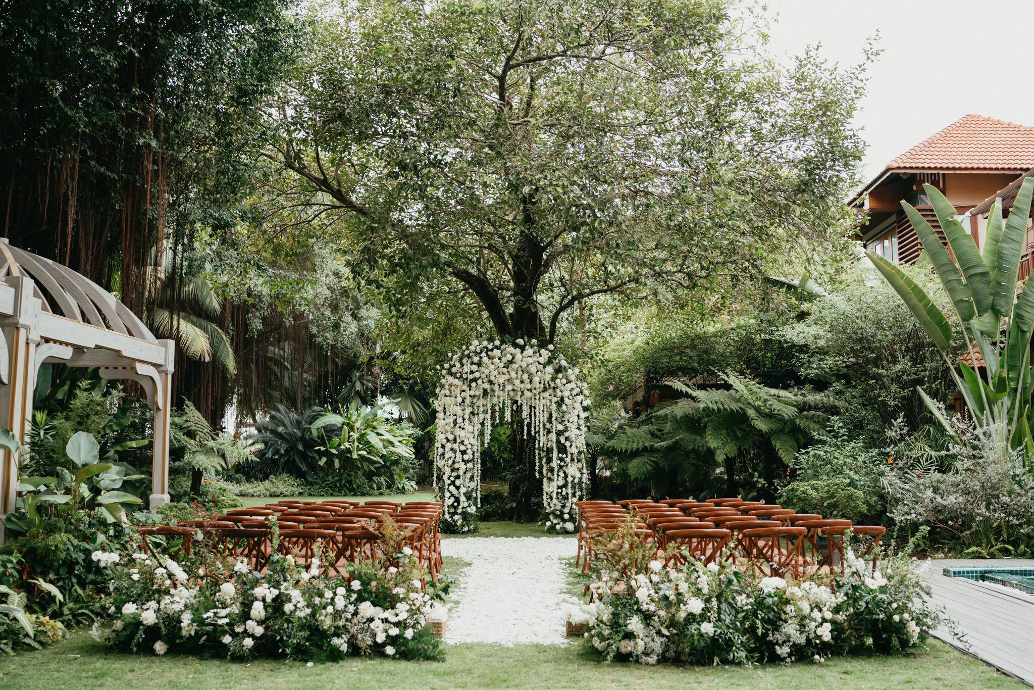 A dreamy garden wedding in Saigon