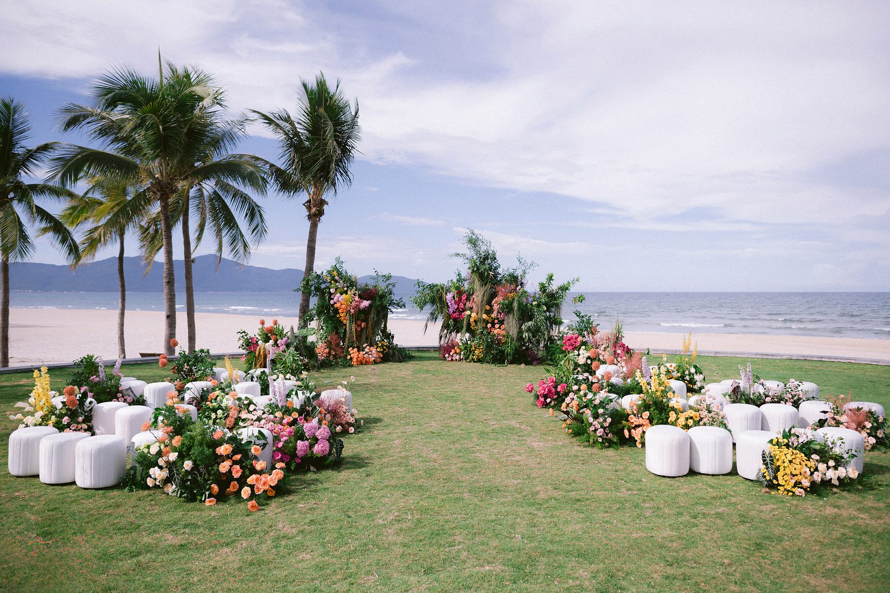 A vibrant destination wedding in Danang