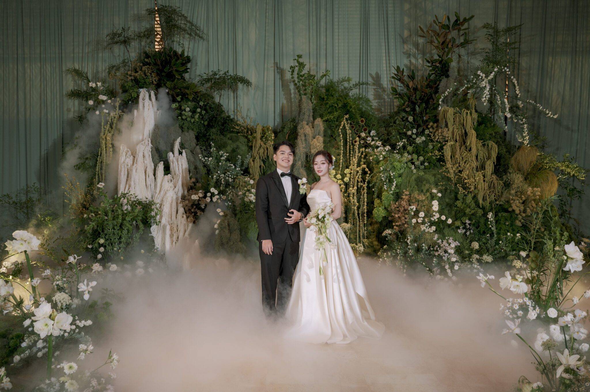 A luxurious ballroom wedding in Saigon
