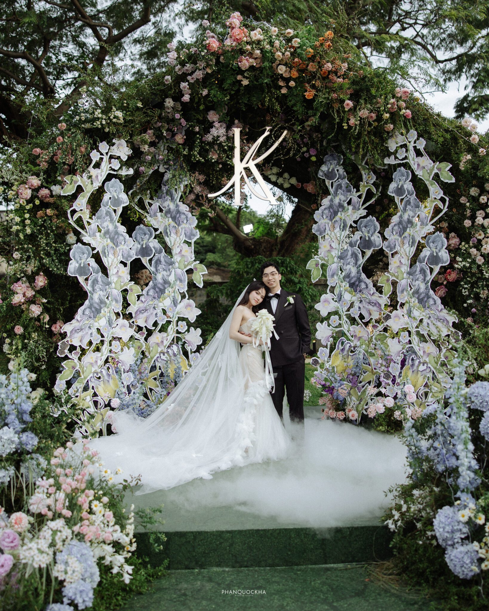An alluring garden wedding in Saigon