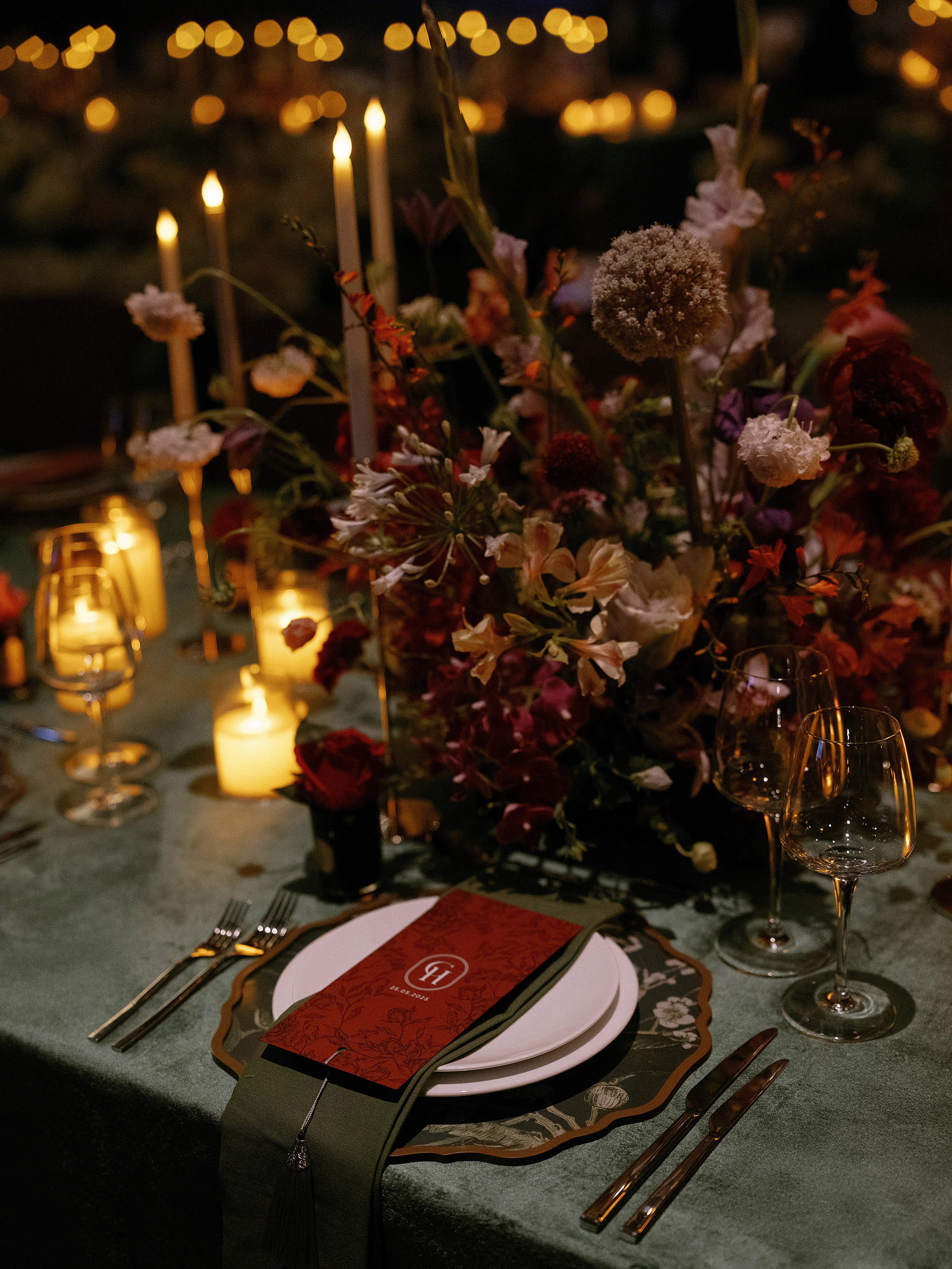 Sneakpeek Wedding CH 307 - The Planners