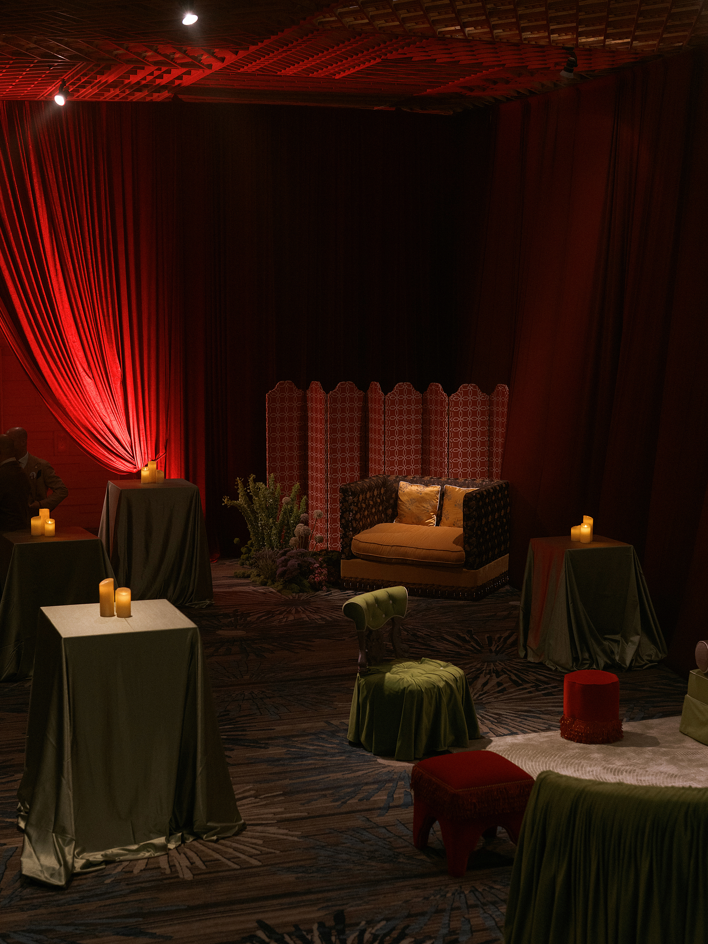 Sneakpeek Wedding CH 352 - The Planners