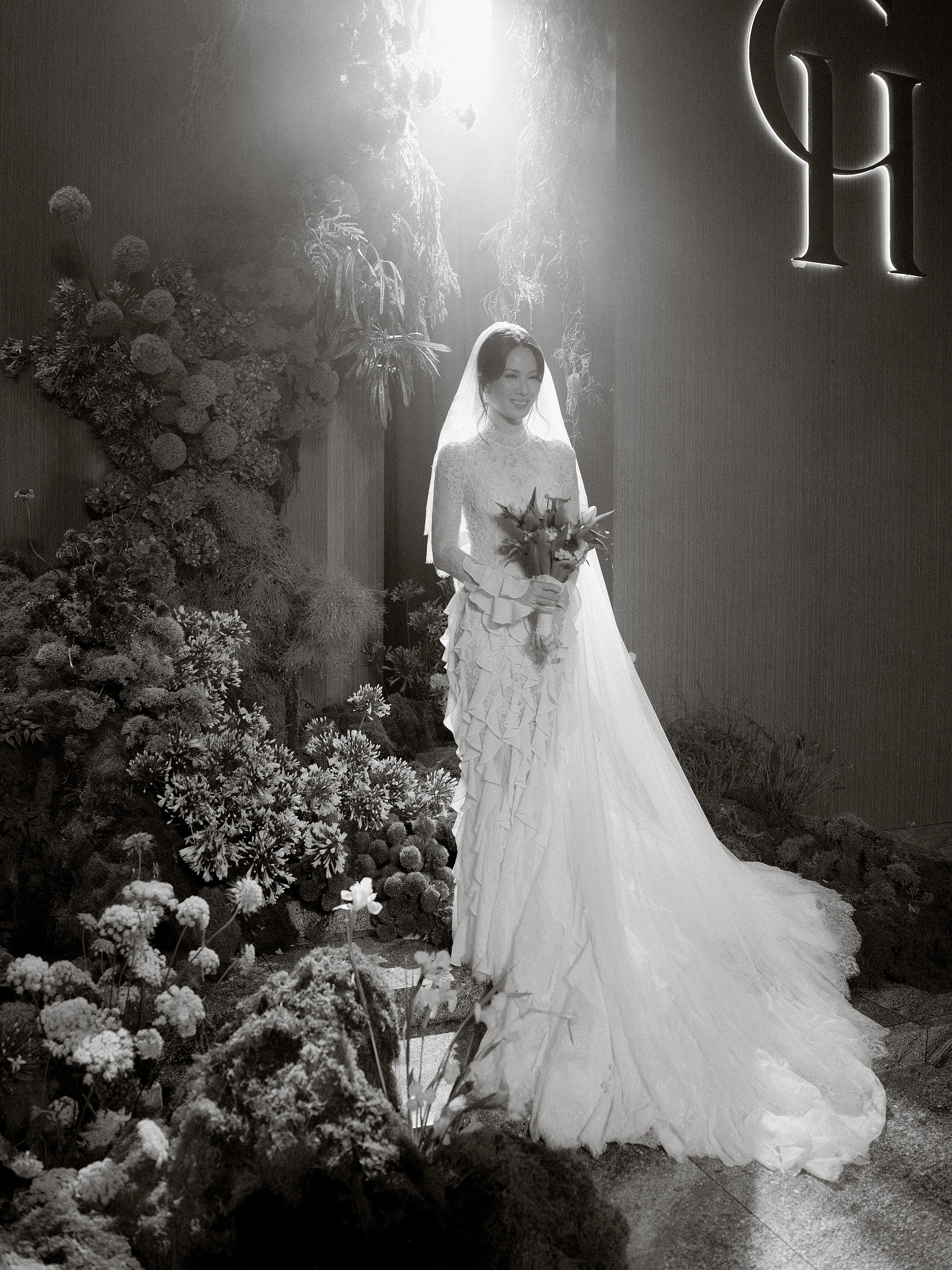 Sneakpeek Wedding CH 563 - The Planners