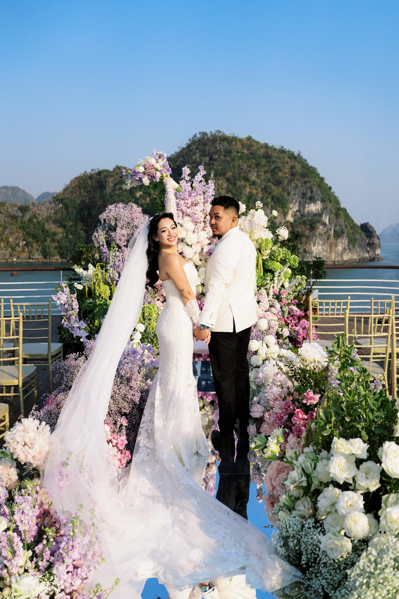The magical cruise wedding in Vietnam