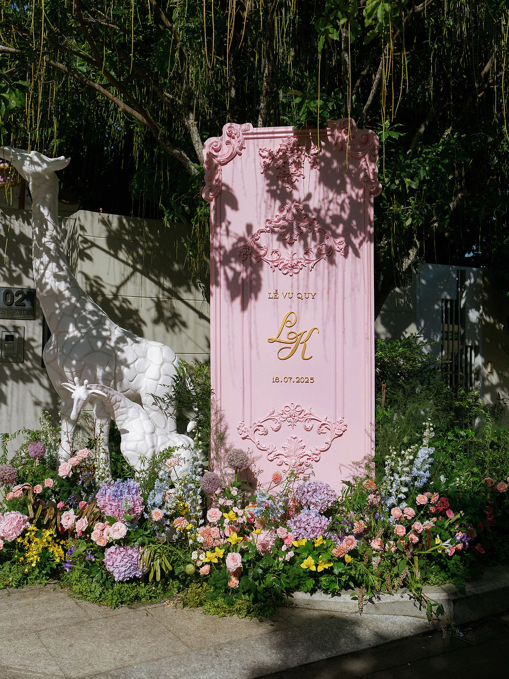 SneakpeekWeddingLK228 1 - The Planners