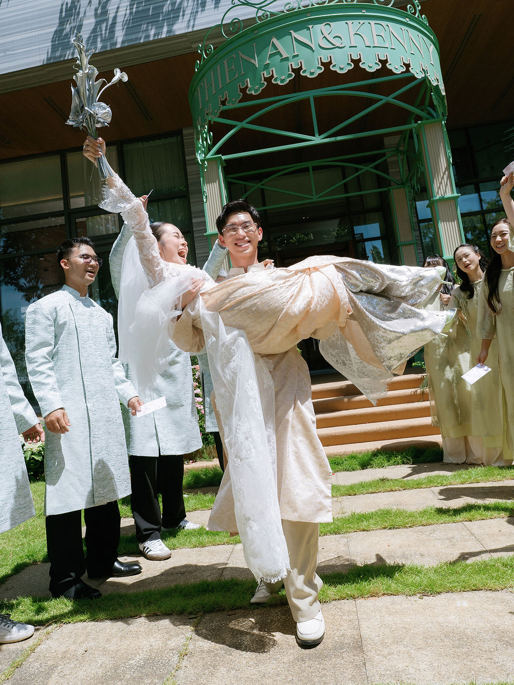 SneakpeekWeddingLK437 - The Planners