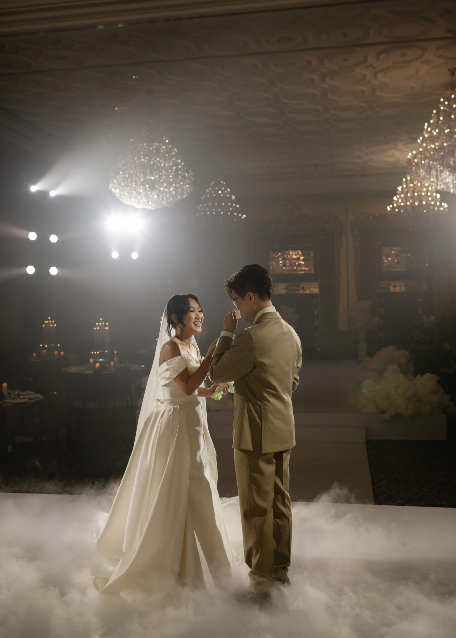 Sneakpeek StellaDevin WeddinginSaigon ThienTongPhotography 025025 HMT9570 - The Planners