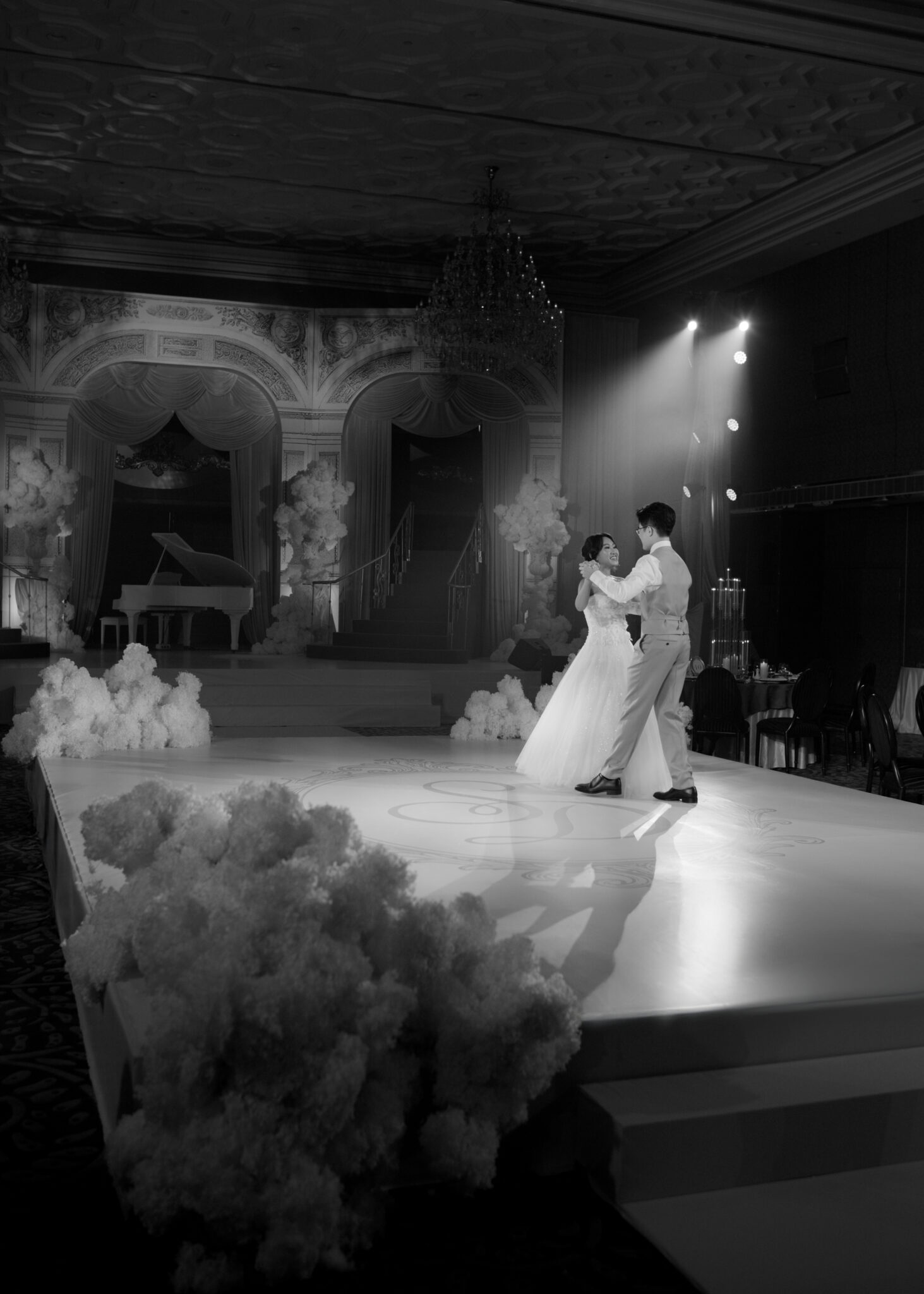 Sneakpeek StellaDevin WeddinginSaigon ThienTongPhotography 036036 HMT0435 - The Planners